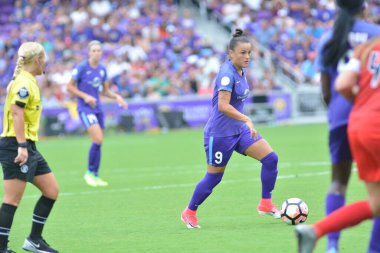 Orlando Pride 22 Nisan 2017 'de Orlando City Stadyumu' nda Washington Spirit 'e ev sahipliği yaptı..  