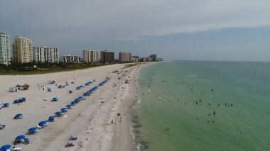 Şehir plajlı sahil manzarası çok güzel.