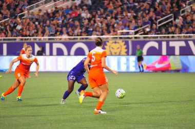 Orlando Pride sunucusu Houston Dash 23 Haziran 2016 'da Orlando Florida' daki Dünya Kampı Stadyumu 'nda..