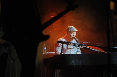 Christian Rock Bands Audio Adrenaline ve Kutless 23 Mart 2014 'te Osceola Sahne Sanatları Merkezi Kissimmee, FL' de sahne almaktadır..  