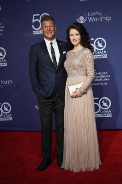 15 Ekim 2019 'da Nashville, Tennessee' deki Linbscome Üniversitesi 'nde verilen 50. GMA Dove Ödülleri sırasında kırmızı halı. 