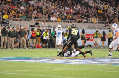 Kuzey Carolina 29 Aralık 2015 tarihinde Orlando Florida 'daki Kamp Dünya Stadyumu' nda oynanan Russell Atletizm Kupası 'nda Baylor ile karşılaşacak..