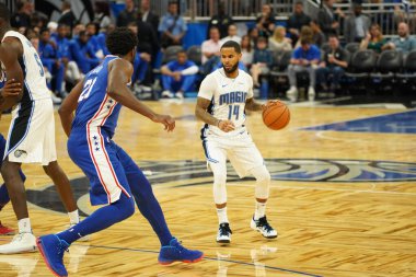 Orlando Magic 13 Ekim 2019 'da Florida, Orlando' daki Amway Center 'da Philadelphia 76ers' a ev sahipliği yaptı..  