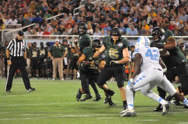 Kuzey Carolina 29 Aralık 2015 tarihinde Orlando Florida 'daki Kamp Dünya Stadyumu' nda oynanan Russell Atletizm Kupası 'nda Baylor ile karşılaşacak.. 