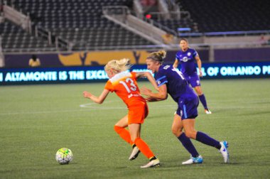 Orlando Pride sunucusu Houston Dash 23 Haziran 2016 'da Orlando Florida' daki Dünya Kampı Stadyumu 'nda..