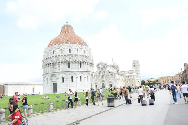 Talya Turistik Bir Yer Pisa Nın Eğimli Kulesi — Stok fotoğraf