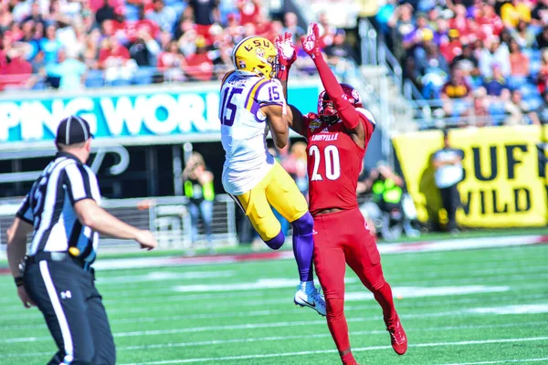 Lsu Affronta Louisville Durante 71St Citrus Bowl Camping World Stadium — Foto Stock