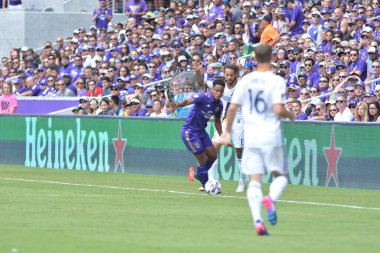 Orlando City 15 Nisan 2017 'de Florida, Orlando' daki Citrus Bowl 'da Los Angeles Galaksisine ev sahipliği yaptı.. 