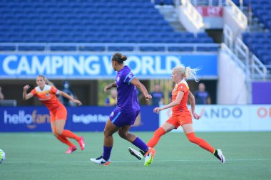 Orlando Pride sunucusu Houston Dash 23 Haziran 2016 'da Orlando Florida' daki Dünya Kampı Stadyumu 'nda..