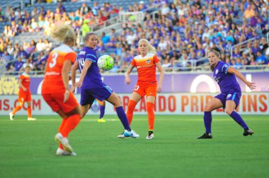 Orlando Pride sunucusu Houston Dash 23 Haziran 2016 'da Orlando Florida' daki Dünya Kampı Stadyumu 'nda..