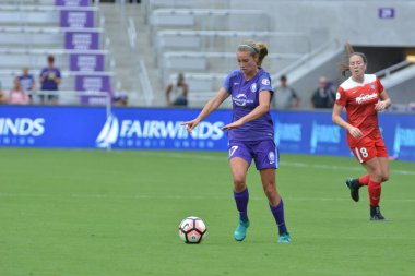 Orlando Pride 22 Nisan 2017 'de Orlando City Stadyumu' nda Washington Spirit 'e ev sahipliği yaptı.. 