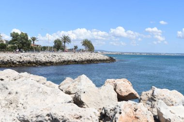 Deniz kıyısından güzel manzara 