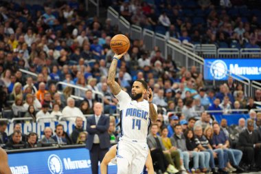 Orlando Magic 27 Aralık 2019 Cuma günü Orlando, Florida 'daki Amway Arena' da Philadelphia 76ers 'a ev sahipliği yapıyor..