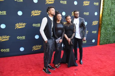 24 Mart 2018 Cumartesi günü Las Vegas 'taki Orleans Resort' ta düzenlenen 33. Yıldız Ödülleri Kırmızı Halı sırasında ünlüler.