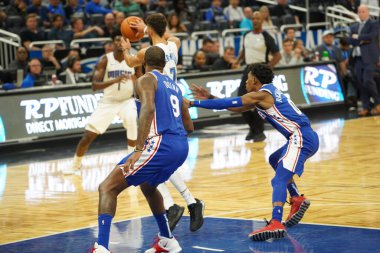 Orlando Magic 13 Ekim 2019 'da Florida, Orlando' daki Amway Center 'da Philadelphia 76ers' a ev sahipliği yaptı..  