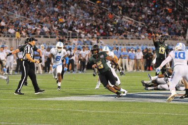 Kuzey Carolina 29 Aralık 2015 tarihinde Orlando Florida 'daki Kamp Dünya Stadyumu' nda oynanan Russell Atletizm Kupası 'nda Baylor ile karşılaşacak..