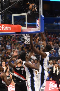 Orlando Magic 25 Ekim 2018 'de Orlando Florida' daki Amway Center 'da Portland Trail Blazers' ı sunar.. 