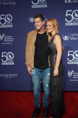 15 Ekim 2019 'da Nashville, Tennessee' deki Linbscome Üniversitesi 'nde verilen 50. GMA Dove Ödülleri sırasında kırmızı halı. 