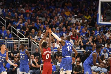 Orlando Magic 17 Ekim 2018 'de Orlando Florida' daki Amway Center 'da Miami Heat' i sunar..