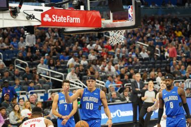 Orlando Magic, 13 Aralık 2019 Cuma günü Orlando, Florida 'daki Amway Center' da Houston Rockets 'a ev sahipliği yapıyor.