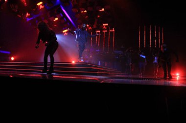 R & B Şarkıcısı Usher 12 Aralık 2015 'te Orlando Florida' daki Amway Center 'da sahne alacak..