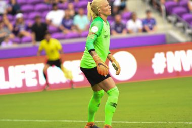 Orlando Pride, 22 Nisan 2018 'de Florida, Orlando' daki Exploria Stadyumu 'nda Houston Dash' e ev sahipliği yaptı..  