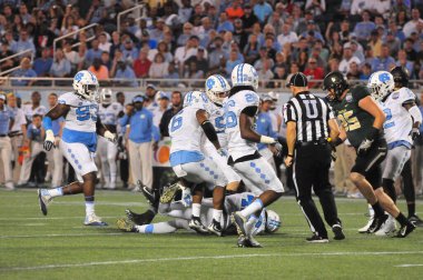 Kuzey Carolina 29 Aralık 2015 tarihinde Orlando Florida 'daki Kamp Dünya Stadyumu' nda oynanan Russell Atletizm Kupası 'nda Baylor ile karşılaşacak..