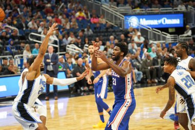 Orlando Magic 13 Ekim 2019 'da Florida, Orlando' daki Amway Center 'da Philadelphia 76ers' a ev sahipliği yaptı..