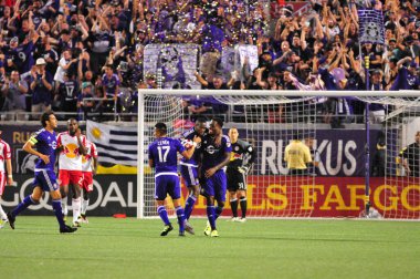 Orlando City SC, 6 Mayıs 2016 'da Orlando Florida' daki Dünya Kampı Stadyumu 'nda New York Red Bulls' a ev sahipliği yaptı..