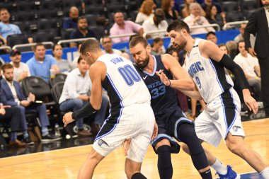 Orlando Magic 10 Ekim 2018 tarihinde Orlando Florda 'daki Amway Center' da Memphis Grizzilies 'e ev sahipliği yaptı..  