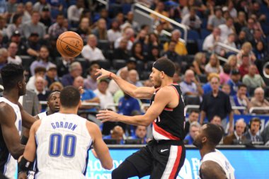 Orlando Magic 25 Ekim 2018 'de Orlando Florida' daki Amway Center 'da Portland Trail Blazers' ı sunar.. 