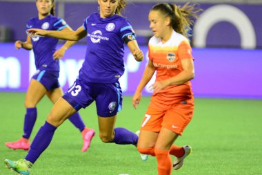 Orlando Pride sunucusu Houston Dash 23 Haziran 2016 'da Orlando Florida' daki Dünya Kampı Stadyumu 'nda..