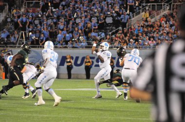 Kuzey Carolina 29 Aralık 2015 tarihinde Orlando Florida 'daki Kamp Dünya Stadyumu' nda oynanan Russell Atletizm Kupası 'nda Baylor ile karşılaşacak..