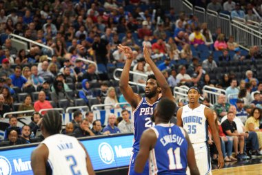 Orlando Magic 13 Ekim 2019 'da Florida, Orlando' daki Amway Center 'da Philadelphia 76ers' a ev sahipliği yaptı..