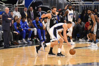 Orlando Magic, 19 Aralık 2018 tarihinde Orlando Florida 'daki Amway Center' da San Antonio Spurs 'a ev sahipliği yapmaktadır.. 