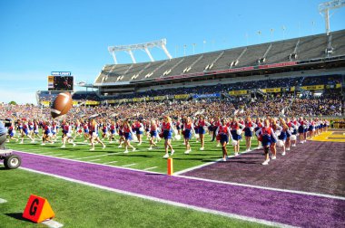 LSU, 31 Aralık 2016 tarihinde Orlando Florida 'daki Kamp Dünya Stadyumu' nda oynanan 71. Citrus Kupası 'nda Louisville ile karşılaşacak..  