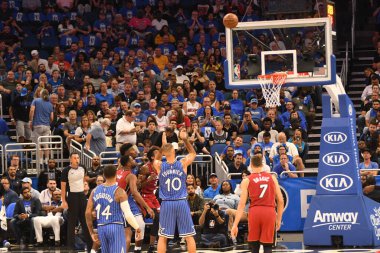 Orlando Magic 17 Ekim 2018 'de Orlando Florida' daki Amway Center 'da Miami Heat' i sunar..  