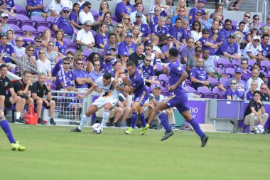 Orlando City 15 Nisan 2017 'de Florida, Orlando' daki Citrus Bowl 'da Los Angeles Galaksisine ev sahipliği yaptı..