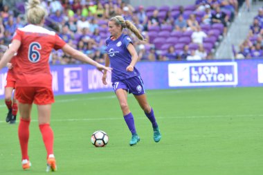 Orlando Pride 22 Nisan 2017 'de Orlando City Stadyumu' nda Washington Spirit 'e ev sahipliği yaptı..  