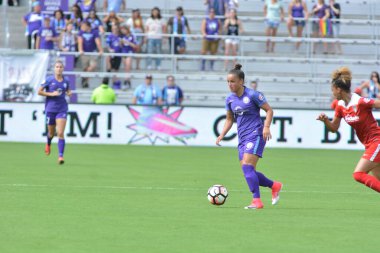 Orlando Pride 22 Nisan 2017 'de Orlando City Stadyumu' nda Washington Spirit 'e ev sahipliği yaptı.. 