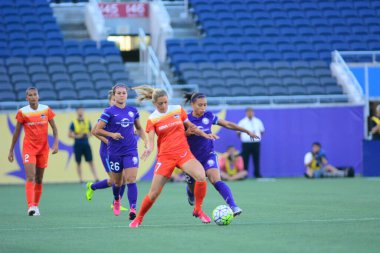 Orlando Pride sunucusu Houston Dash 23 Haziran 2016 'da Orlando Florida' daki Dünya Kampı Stadyumu 'nda..