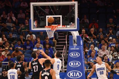 Orlando Magic 25 Ekim 2018 'de Orlando Florida' daki Amway Center 'da Portland Trail Blazers' ı sunar.. 