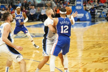 Orlando Magic 27 Aralık 2019 Cuma günü Orlando, Florida 'daki Amway Arena' da Philadelphia 76ers 'a ev sahipliği yapıyor..