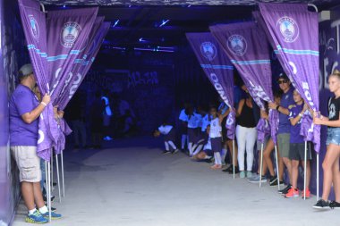 Orlando Pride, 27 Haziran 2018 tarihinde Orlando City Stadyumu 'nda Houston Dash' e ev sahipliği yaptı..  