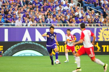 Orlando City SC, 6 Mayıs 2016 'da Orlando Florida' daki Dünya Kampı Stadyumu 'nda New York Red Bulls' a ev sahipliği yaptı..  