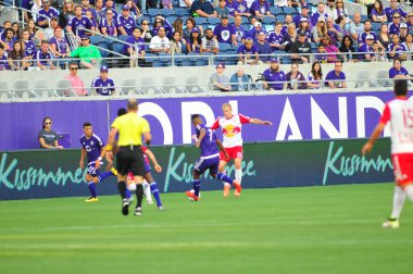 Orlando City SC, 6 Mayıs 2016 'da Orlando Florida' daki Dünya Kampı Stadyumu 'nda New York Red Bulls' a ev sahipliği yaptı.. 