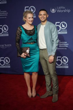 15 Ekim 2019 'da Nashville, Tennessee' deki Linbscome Üniversitesi 'nde verilen 50. GMA Dove Ödülleri sırasında kırmızı halı. 