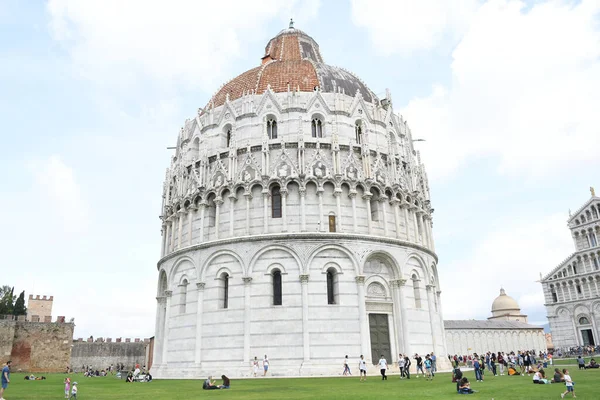 Talya Turistik Bir Yer Pisa Nın Eğimli Kulesi — Stok fotoğraf