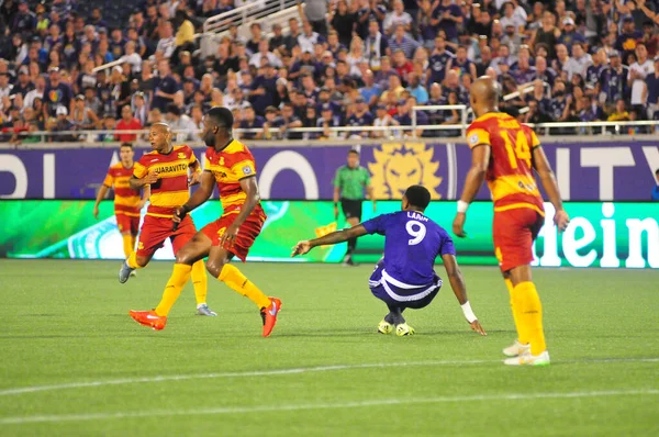 Orlando City SC, 29 Haziran 2016 'da Orlando Florida' daki Kamp Dünyası Stadyumu 'nda Fort Lauderdale Strikers' a ev sahipliği yaptı..