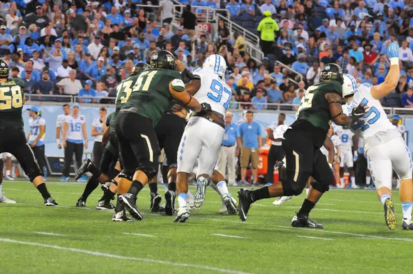 Carolina Del Norte Enfrenta Baylor Durante Russell Athletic Bowl Camping —  Fotos de Stock